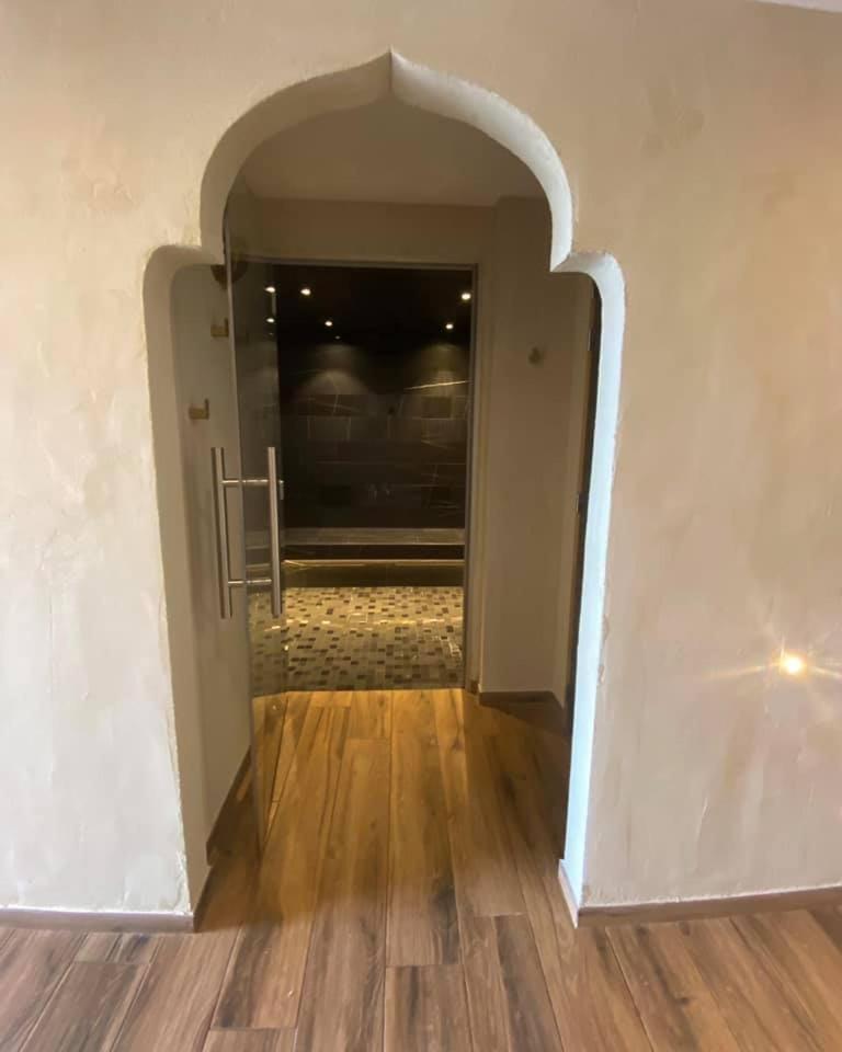 Hotel H85 Chatte Exterior foto